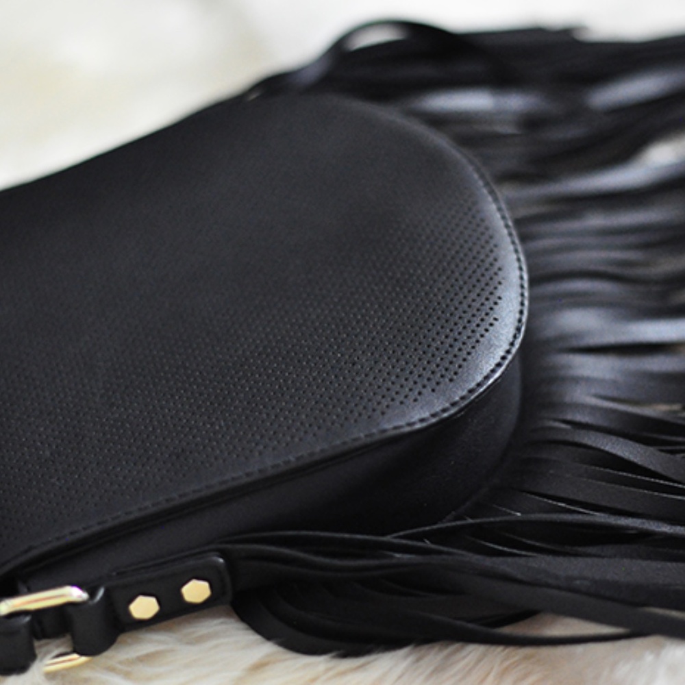 FRINGE SADDLE bag black VEGAN LEATHER shoulder purse BOHO flap bohemian western - Picture 7 of 11
